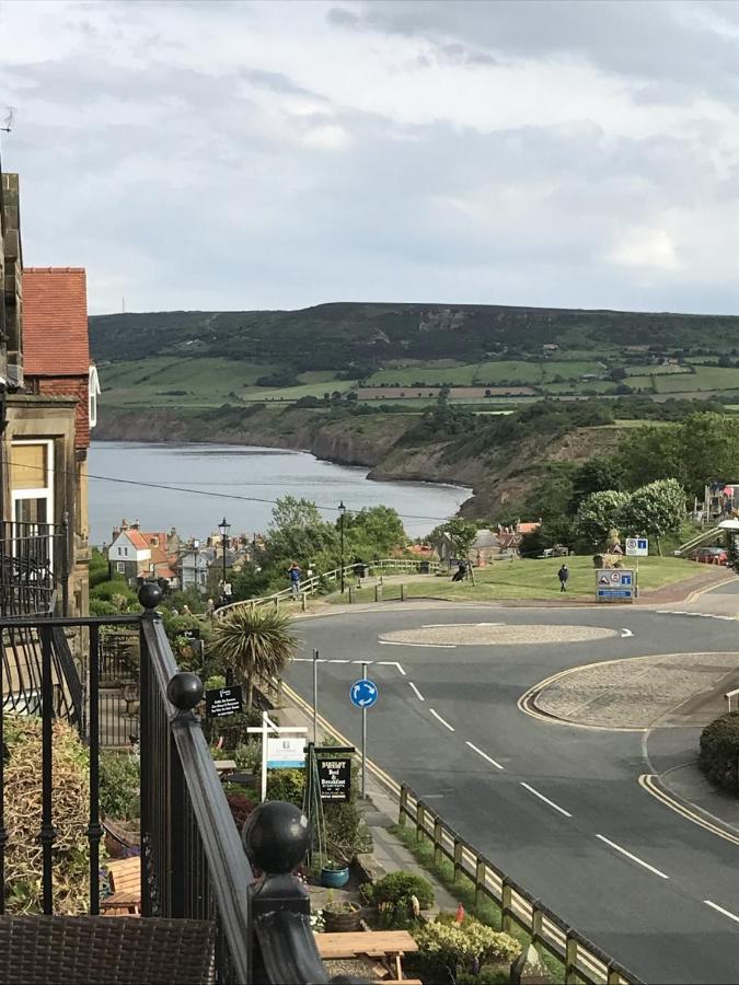 مبيت وإفطار روبن هودز باي The Wayfarer, Robin Hoods Bay المظهر الخارجي الصورة